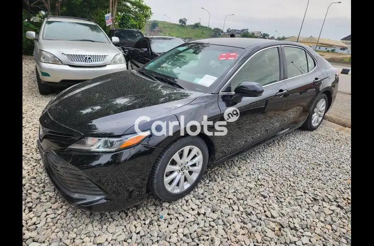 FOREIGN USED 2018 TOYOTA CAMRY LE for sale in Abuja, FCT