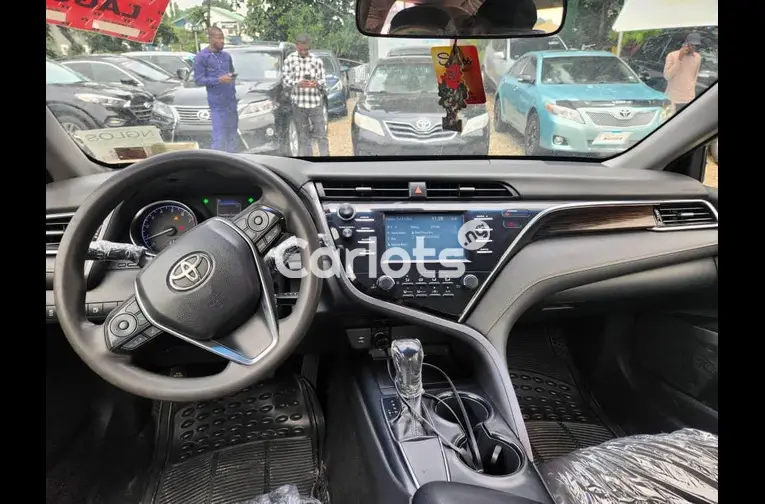 FOREIGN USED 2018 TOYOTA CAMRY LE for sale in Abuja, FCT - thumbnail 3