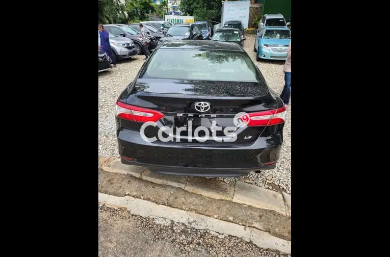 FOREIGN USED 2018 TOYOTA CAMRY LE - 5/5