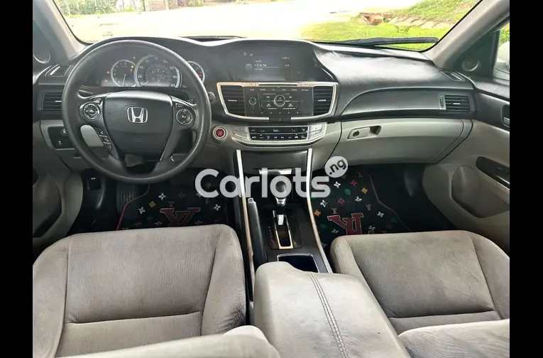 Nigerian Used 2016 UPGRADED KEYLESS HONDA ACCORD for sale in Abuja, FCT - thumbnail 3