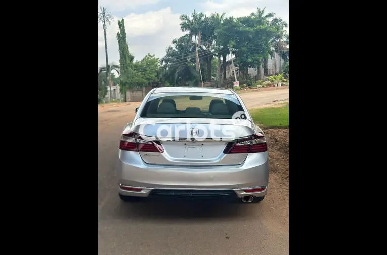Nigerian Used 2016 UPGRADED KEYLESS HONDA ACCORD for sale in Abuja, FCT - photo 5 of 5