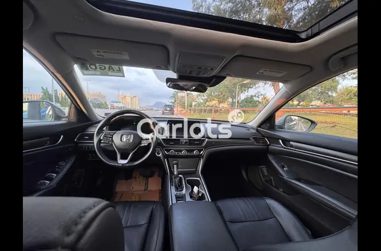 Foreign used 2018 Honda Accord Touring for sale in Abuja, FCT - thumbnail 2