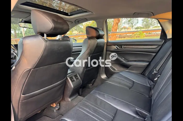 Foreign used 2018 Honda Accord Touring for sale in Abuja, FCT - thumbnail 3