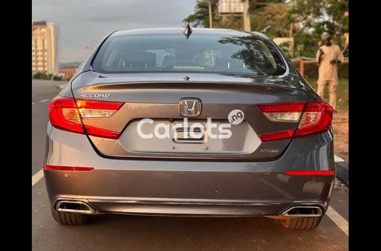 Foreign used 2018 Honda Accord Touring for sale in Abuja, FCT - photo 4 of 5