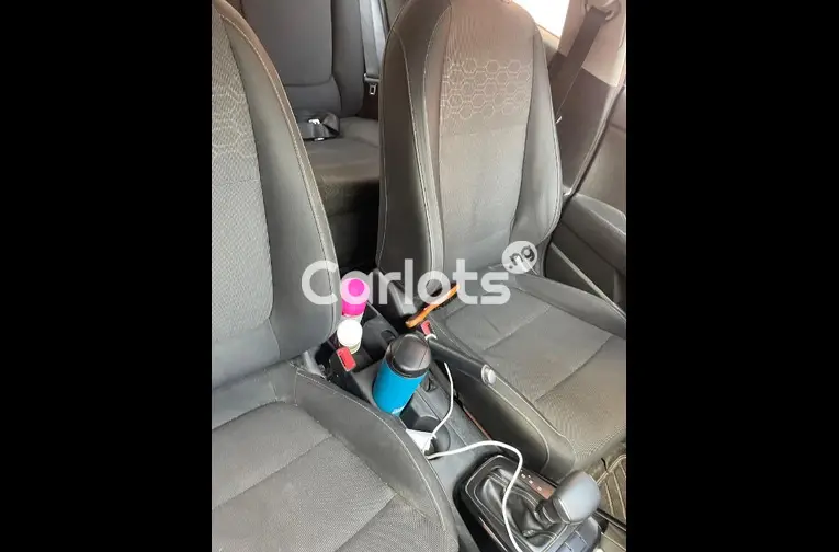 CLEAN 2018 KIA RIO - 4/5