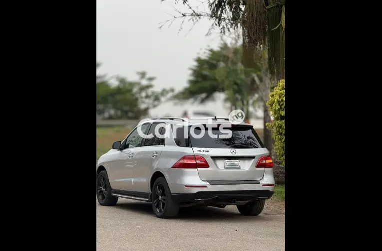 Foreign Used TOKS STANDARD 2013 MERCEDES BENZ ML350 FULL OPTION for sale in Abuja, FCT - thumbnail 4