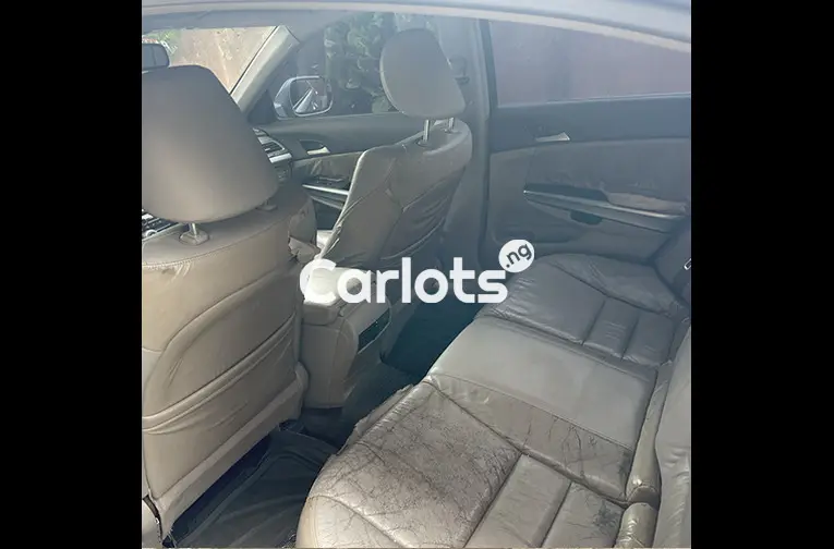 Honda Accord 2009 Silver - 3/5