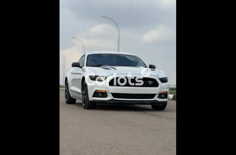 2017 FORD MUSTANG GT 5.0 CALIFORNIA SPECIAL for sale in Abuja, FCT - thumbnail 2