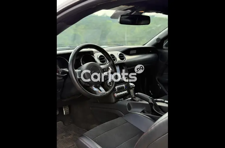 2017 FORD MUSTANG GT 5.0 CALIFORNIA SPECIAL for sale in Abuja, FCT - thumbnail 3