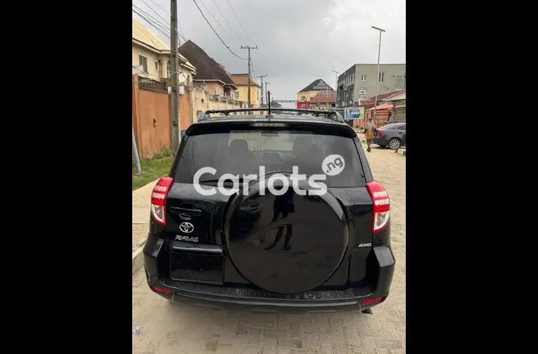 Nigerian Used CLEAN 2012 TOYOTA RAV4 4WD for sale in Amuwo Odofin, Lagos - thumbnail 5