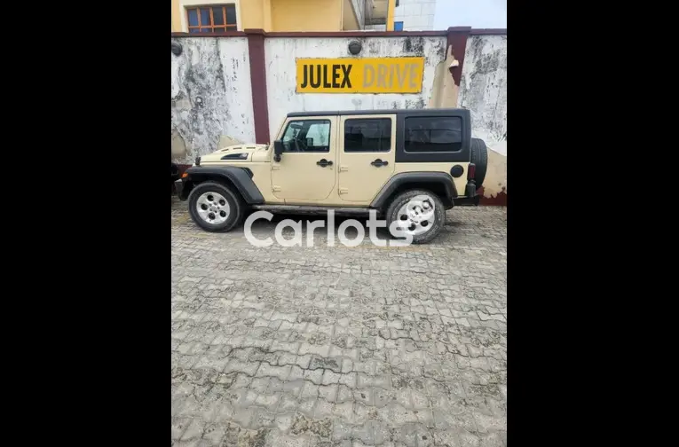 Nigerian Used CLEAN 2013 UPGRADED TO 2020 JEEP WRANGLER for sale in Festac, Lagos - thumbnail 4
