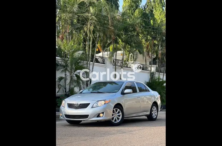 Nigerian Used 2009 TOYOTA COROLLA LE for sale in Kaduna - thumbnail 2