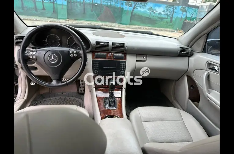 Nigerian Used 2007 MERCEDES BENZ C230 for sale in Kaduna - photo 3 of 5