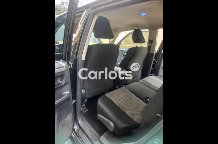 FEW MONTHS USED 2014 TOYOTA 4RUNNER for sale in Lagos - photo 3 of 5