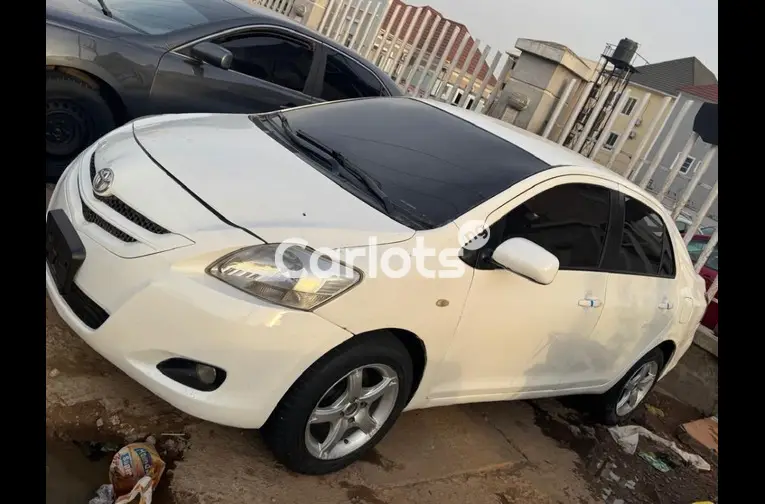 2008 TOYOTA YARIS