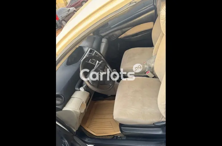 2008 TOYOTA YARIS - 3/5
