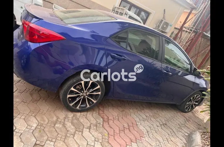 FOREIGN USED 2017 TOYOTA COROLLA SE for sale in Abuja, FCT - photo 4 of 5