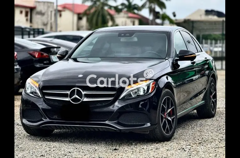 Nigerian Used 2016 KEYLESS MERCEDES BENZ C300 for sale in Abuja, FCT
