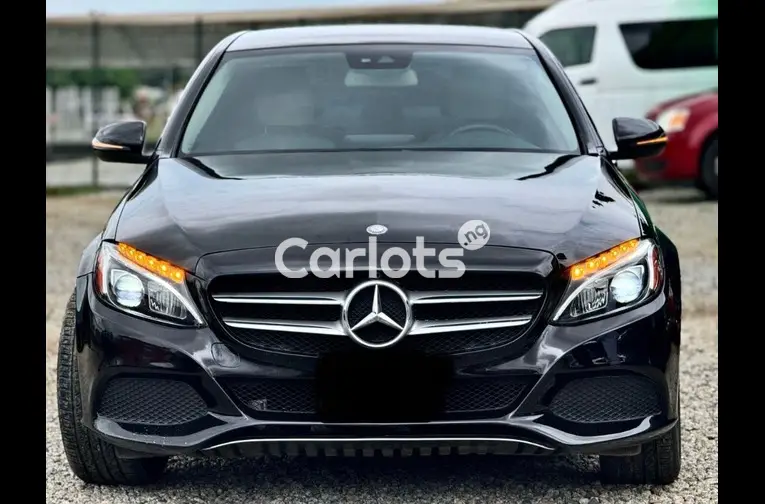 Nigerian Used 2016 KEYLESS MERCEDES BENZ C300 for sale in Abuja, FCT - thumbnail 2