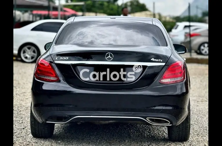 Nigerian Used 2016 KEYLESS MERCEDES BENZ C300 for sale in Abuja, FCT - thumbnail 5