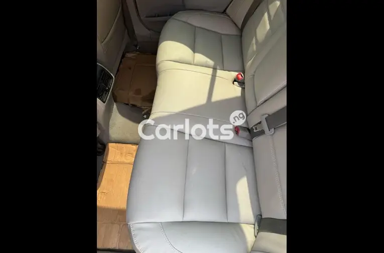 FOREIGN USED 2016 TOYOTA CAMRY XLE for sale in Abuja, FCT - photo 3 of 5