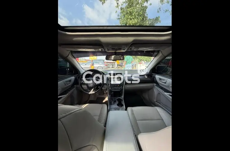 FOREIGN USED 2016 TOYOTA CAMRY XLE for sale in Abuja, FCT - photo 3 of 5