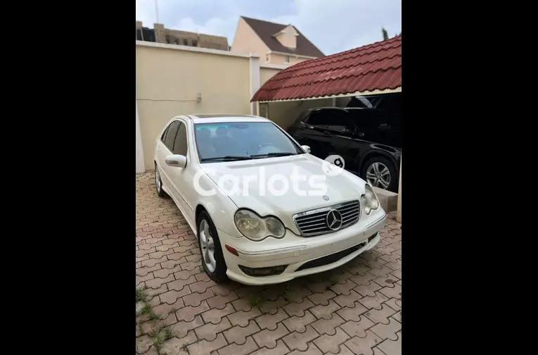 Nigerian Used 2006 MERCEDES BENZ C230 for sale in Kaduna - photo 2 of 5