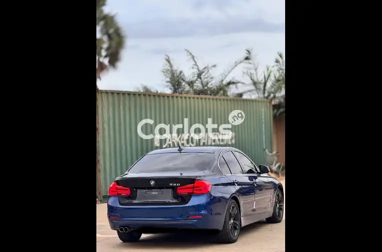 2017 BMW 3 SERIES 330i F30 for sale in Kaduna, Kaduna - photo 4 of 5
