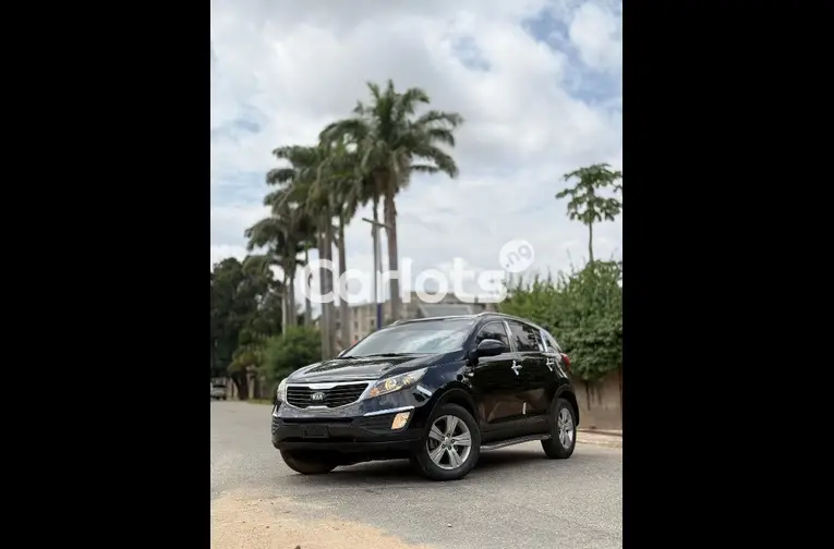 Nigerian Used 2013 KIA SPORTAGE for sale in Kaduna - thumbnail 2