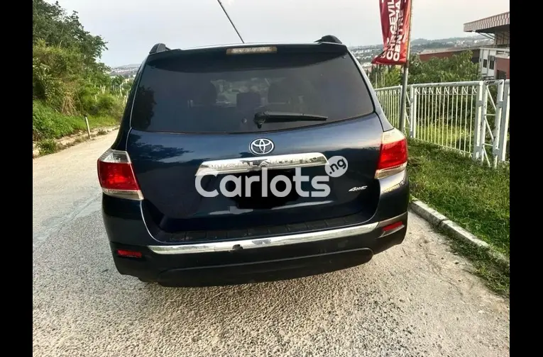 Nigerian Used 2013 TOYOTA HIGHLANDER for sale in Abuja, FCT - photo 5 of 5