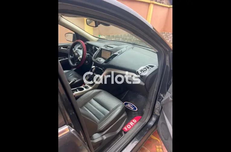 Nigerian Used CLEAN 2014 FORD ESCAPE SEL FULL OPTION for sale in Alagbado, Ogun - photo 2 of 5