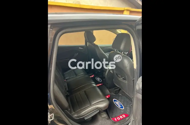 Nigerian Used CLEAN 2014 FORD ESCAPE SEL FULL OPTION for sale in Alagbado, Ogun - thumbnail 3