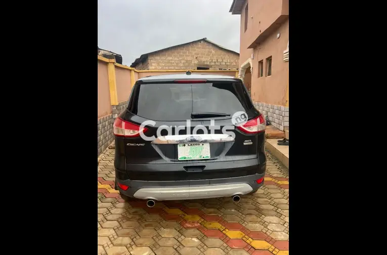 Nigerian Used CLEAN 2014 FORD ESCAPE SEL FULL OPTION for sale in Alagbado, Ogun - thumbnail 5