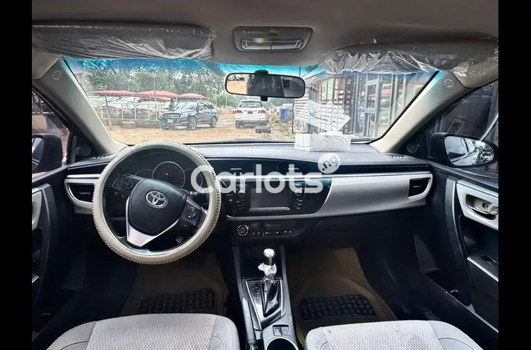 Nigerian Used 2014 TOYOTA COROLLA for sale in Abuja, FCT - thumbnail 2