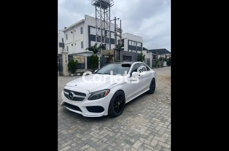 2017 MERCEDES BENZ C300