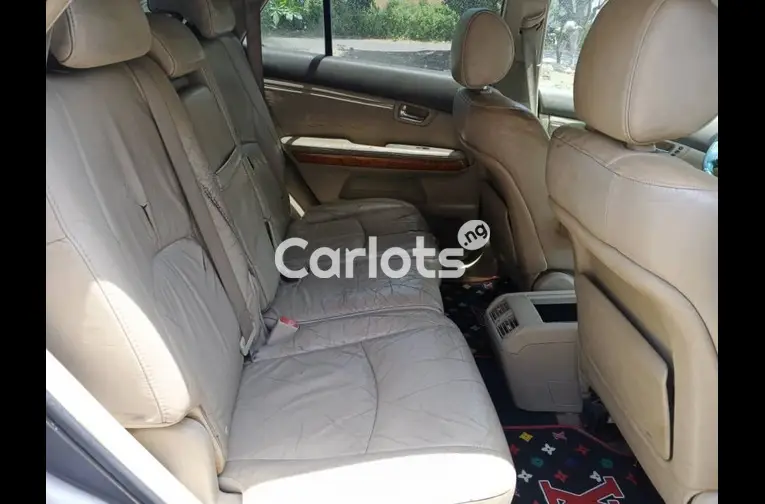 Nigerian Used CLEAN 2007 LEXUS RX350 for sale in Amuwo Odofin, Lagos - thumbnail 3