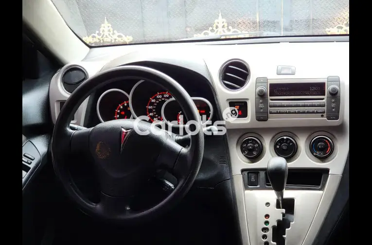 Nigerian Used DISTRESS SALE 2010 PONTIAC VIBE for sale in Kaduna - thumbnail 2