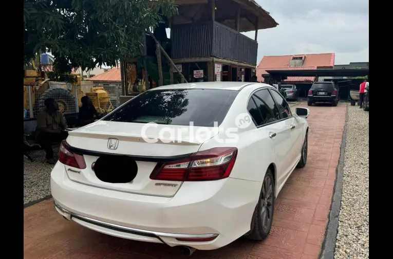 2016 UPGRADED HONDA ACCORD SPORT FULL OPTION for sale in Abuja, FCT - thumbnail 4