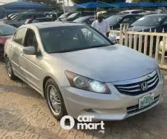 Super clean 2011 Honda Accord - 4