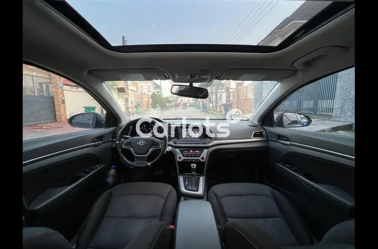 FOREIGN USED 2018 HYUNDAI ELANTRA for sale in Lekki, Lagos - photo 2 of 5