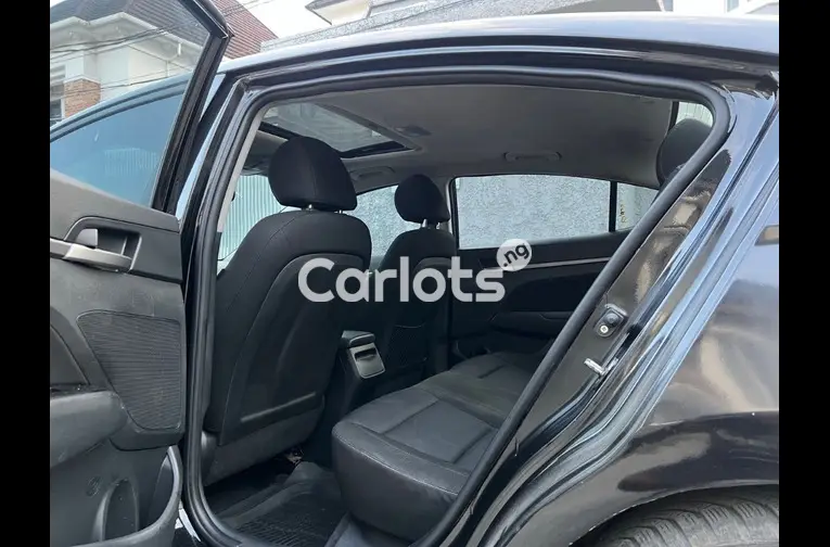 FOREIGN USED 2018 HYUNDAI ELANTRA for sale in Lekki, Lagos - photo 3 of 5