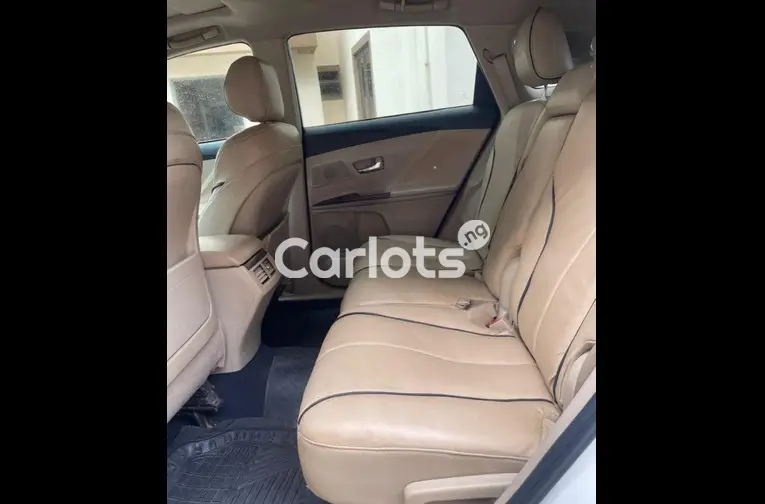2010 KEYLESS TOYOTA VENZA - 3/5