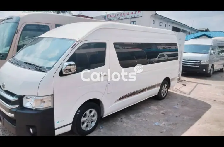 2015 TOYOTA HIACE BUSES [white, grey, black or white and gold colours] - 2/5