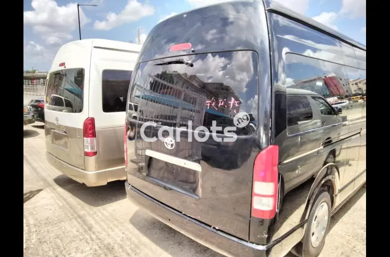 2015 TOYOTA HIACE BUSES [white, grey, black or white and gold colours] - 3/5
