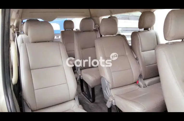 2015 TOYOTA HIACE BUSES [white, grey, black or white and gold colours] - 4/5