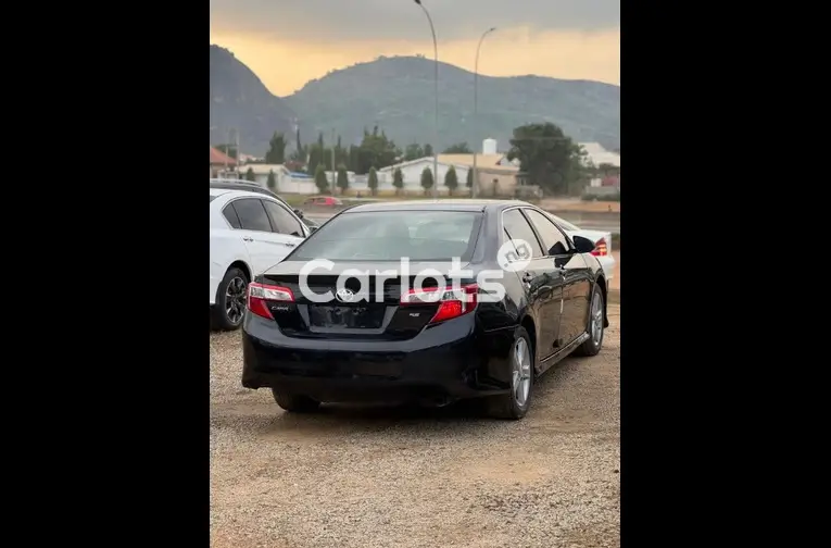2013 TOYOTA CAMRY SE - 5/5