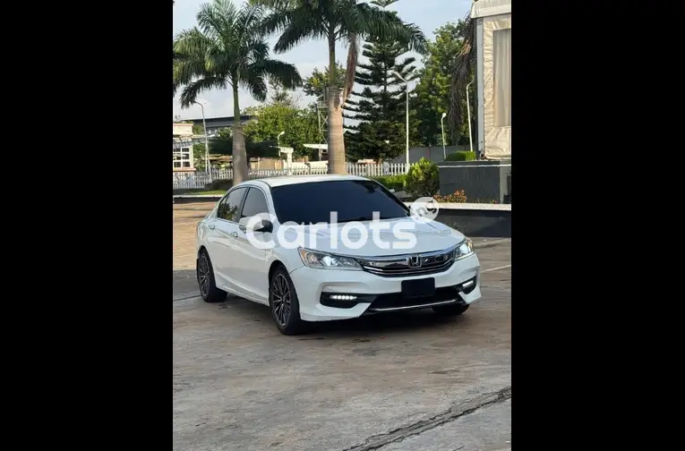 Nigerian Used Honda Accord 2014 for sale in Kaduna - thumbnail 2