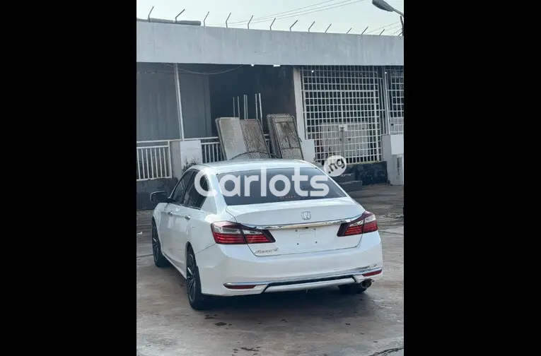 Nigerian Used Honda Accord 2014 for sale in Kaduna - thumbnail 4