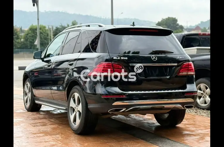 Nigerian Used 2017 UNREGISTERED MERCEDES BENZ GLE350 4MATIC for sale in Abuja, FCT - thumbnail 5