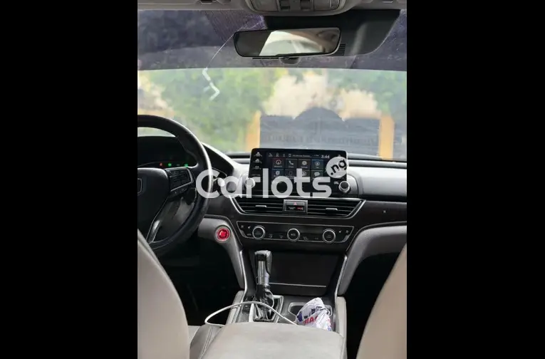 Nigerian Used Honda Accord 2018 for sale in Abuja - photo 3 of 5